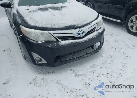 2014 Toyota Camry Hybrid Xle z USA, uszkodzony, nr VIN 4T1BD1FK4EU121900